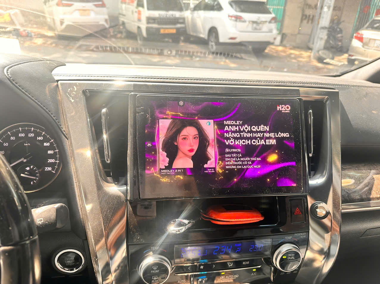 Android box Toyota Alphard Xem youtube trên màn hình Toyota Alphard