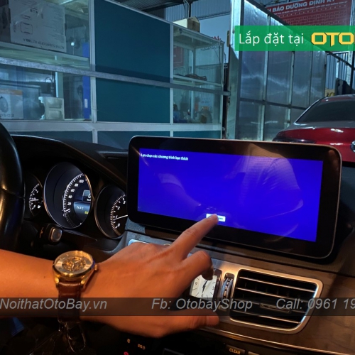 Anh lap dat man hinh Android cho Mercedes E 200 2014 tai otobay my dinh 4