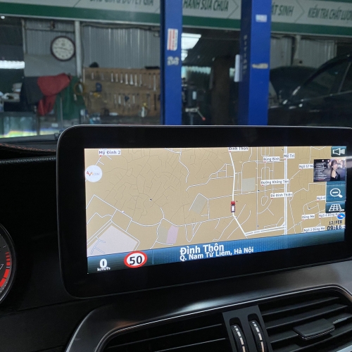 Hệ thống camera 360 trên màn hình Mercedes C Class