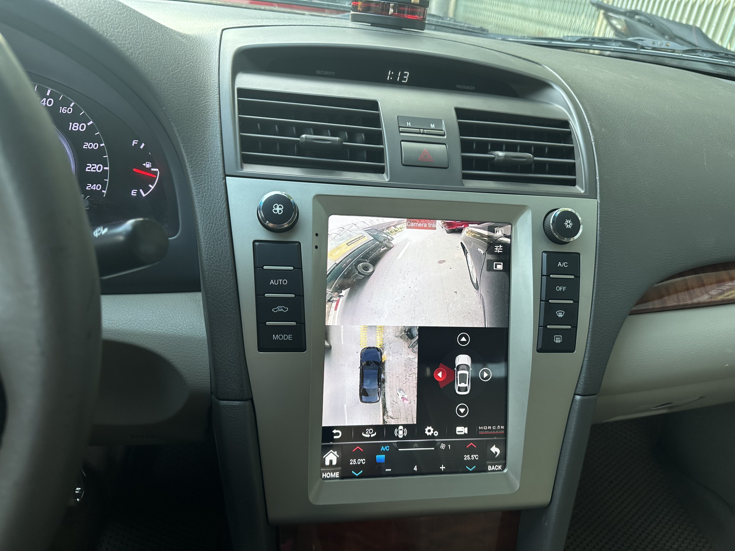 Màn hình Tesla và camera 360 trên Toyota Camry 2007-2011