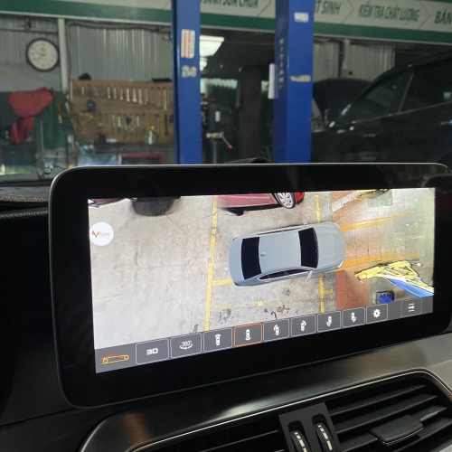 Hệ thống camera 360 trên màn hình Mercedes C Class
