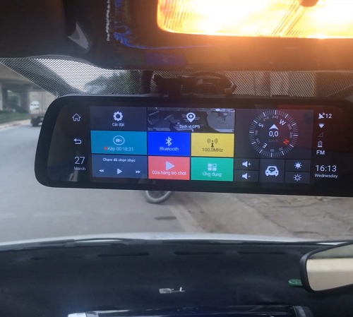 Camera hành trình ghi hình trước sau, định vị xe