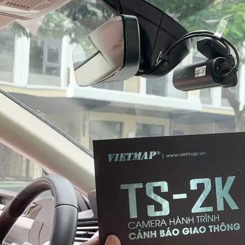 VIETMAP TS-2K Ghi hình trước sau 12 Camera Vietmap TS-2K ghi hình trước và sau cảnh báo giao thông