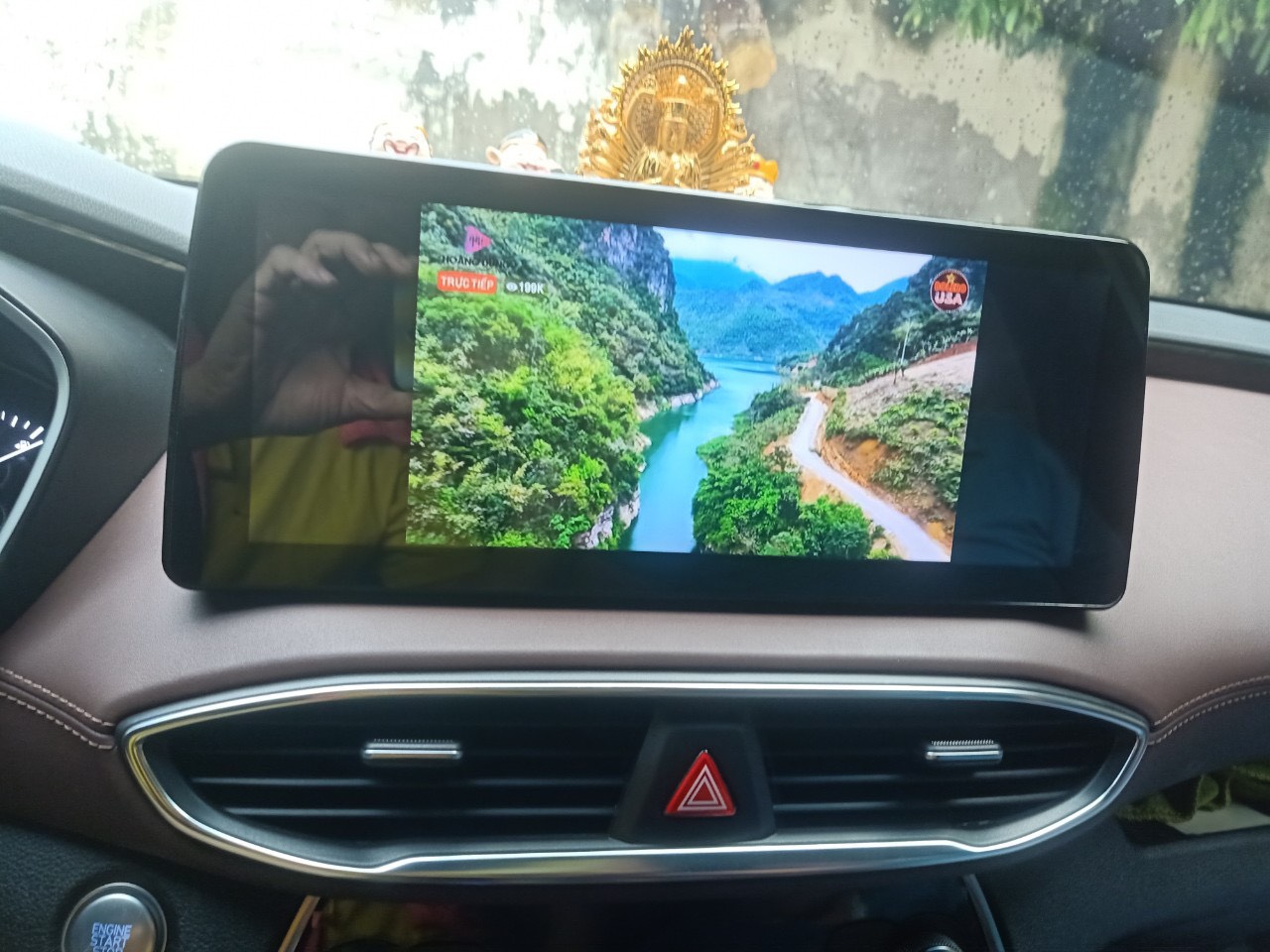 Màn hình Android kích thước 12,3" trên Hyundai Santafe 2020