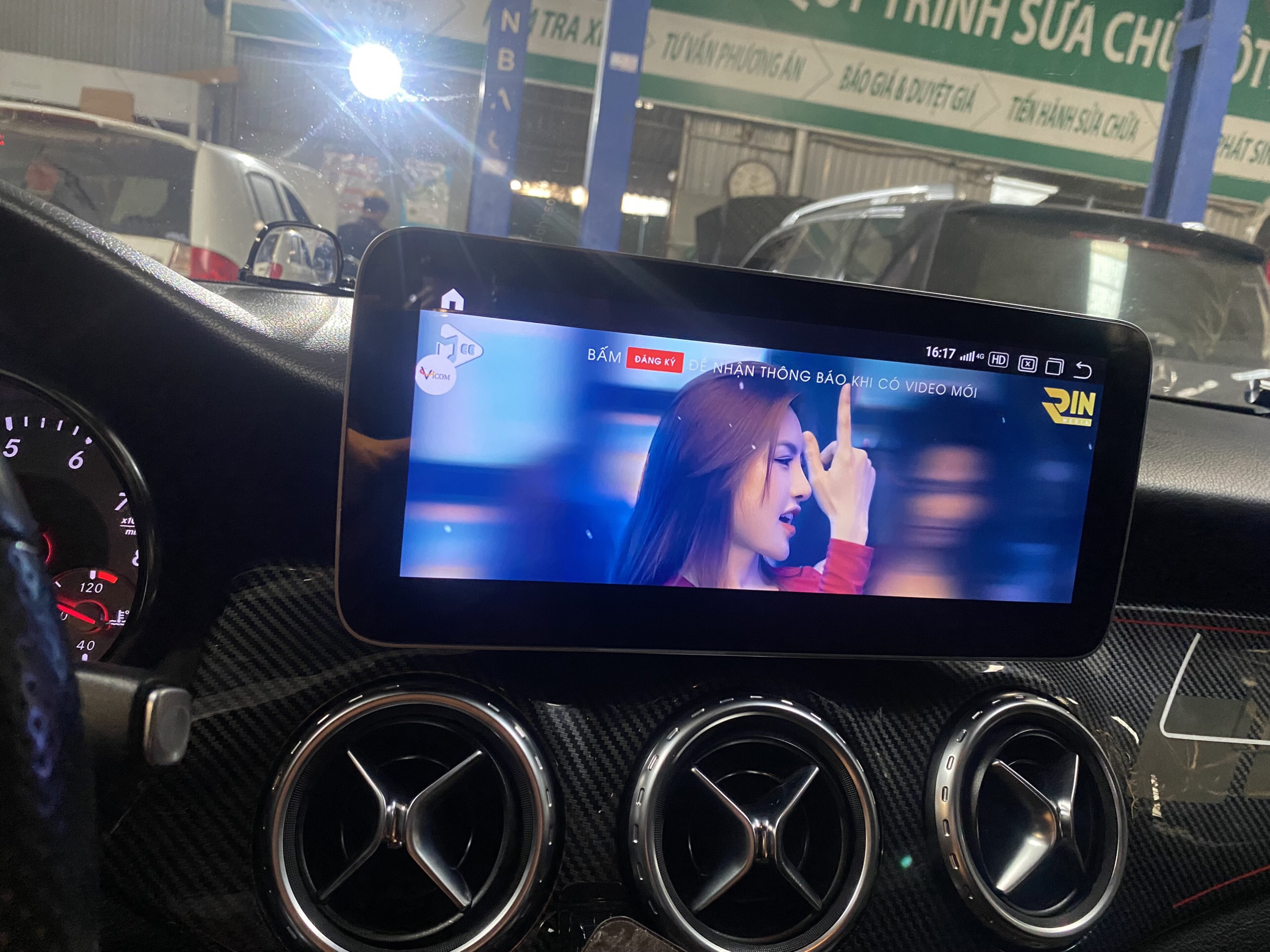 Màn hình Android lắp cho Mercedes GLA, CLA công nghệ mới nhất