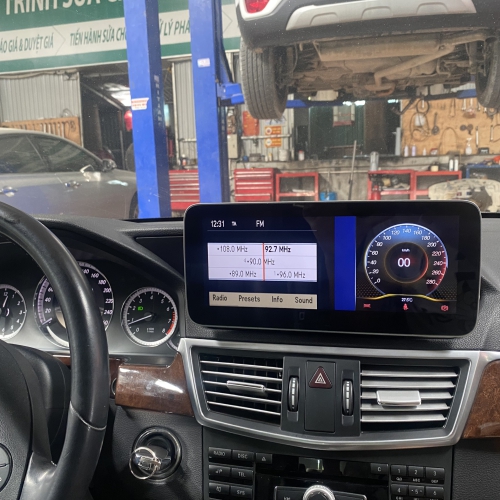 Màn hình Android Mercedes E class công nghệ mới nhất