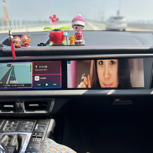 Màn hình Android Porsche macan 24,6 inch lớn nhất