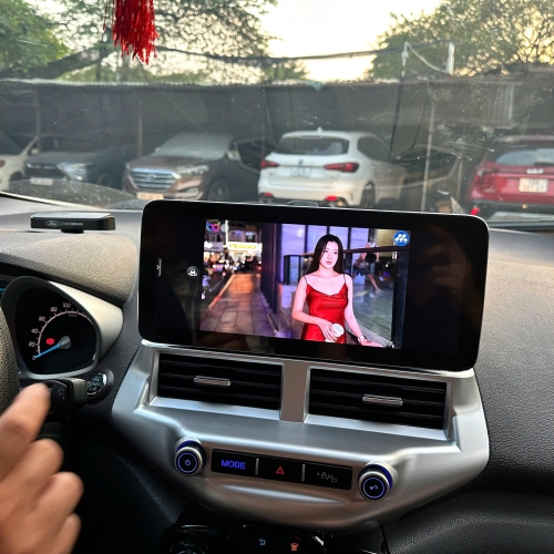 Xem youtube trên màn hình Fiesta